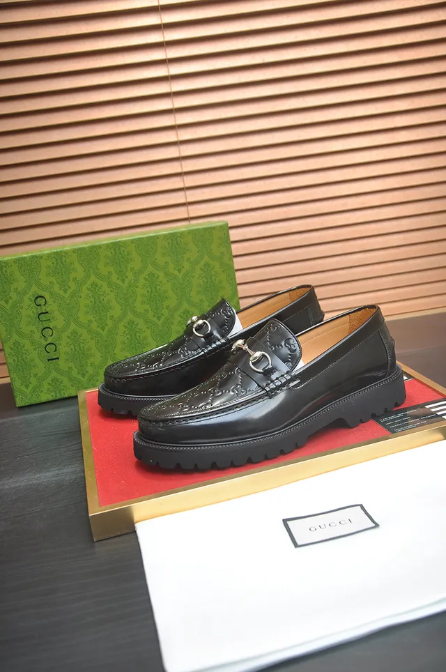 Gucci Horsebit 1955 Mocassim Preto Couro Polido Sola Espessa com Rebites Mocassim 4
