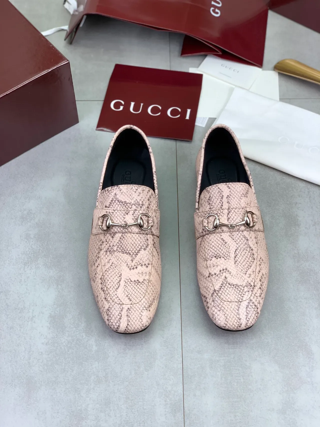 Gucci Horsebit 1955 Mocassins de pele de serpente rosa 5