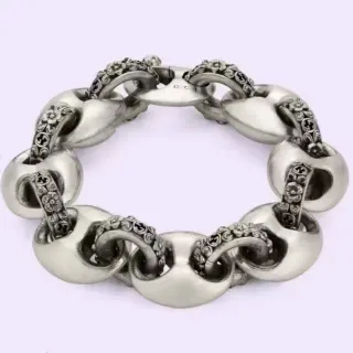 إسورة Gucci Iconic Chain Floral-Engraved لون فضي
