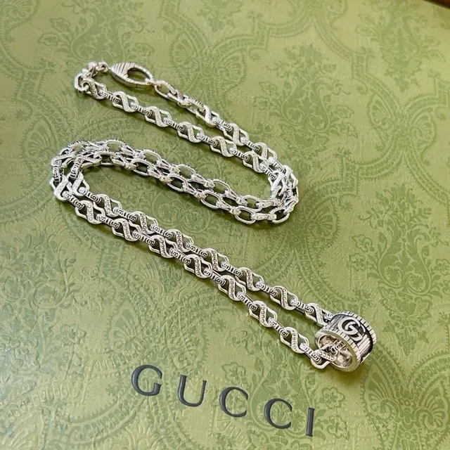 Gucci Interlocking G-Link Engraved Silver-Tone Necklace 3