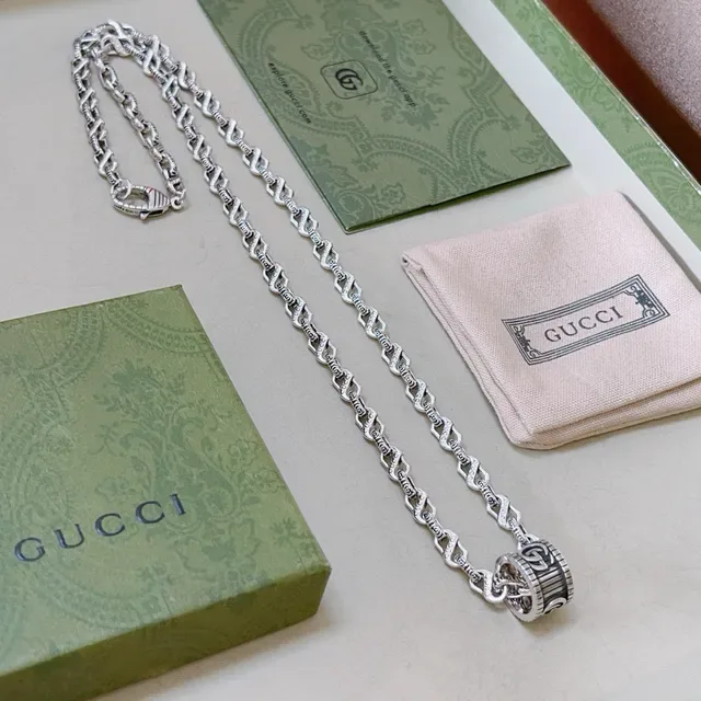 Gucci Interlocking G-Link Engraved Silver-Tone Necklace 9