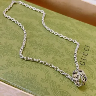Gucci Interlocking G قلادة سلسلة فضية