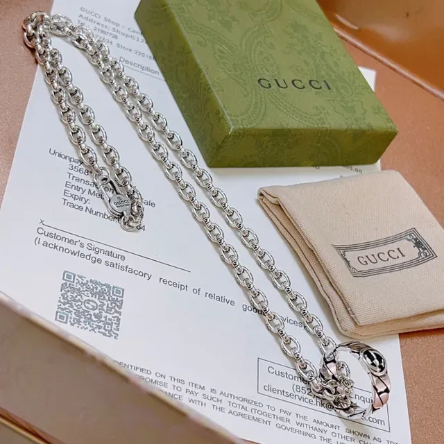 Gucci Interlocking G colgante cadena plateada 9