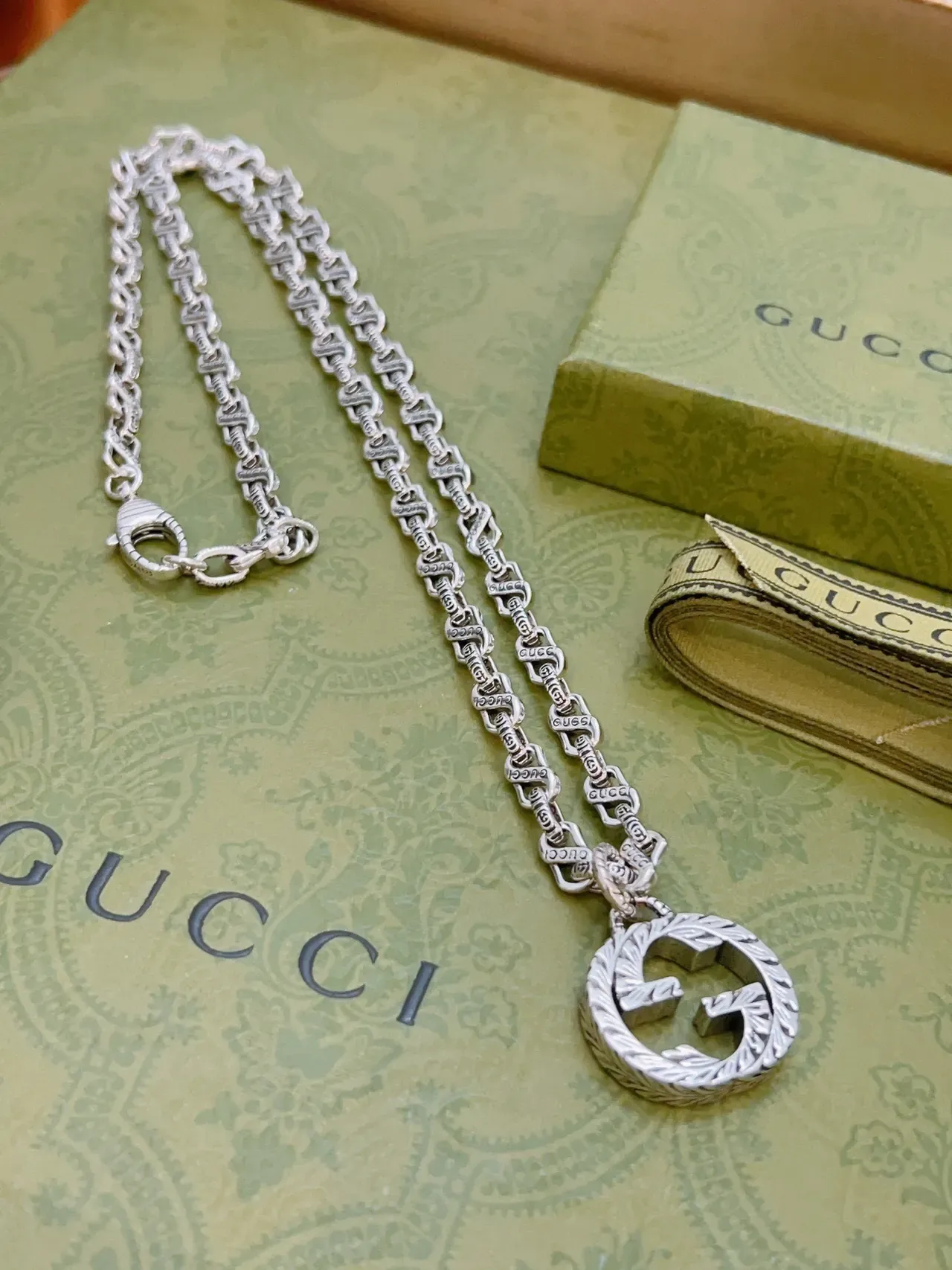 Gucci Interlocking G Pendant Silver-Tone Chain Necklace 6