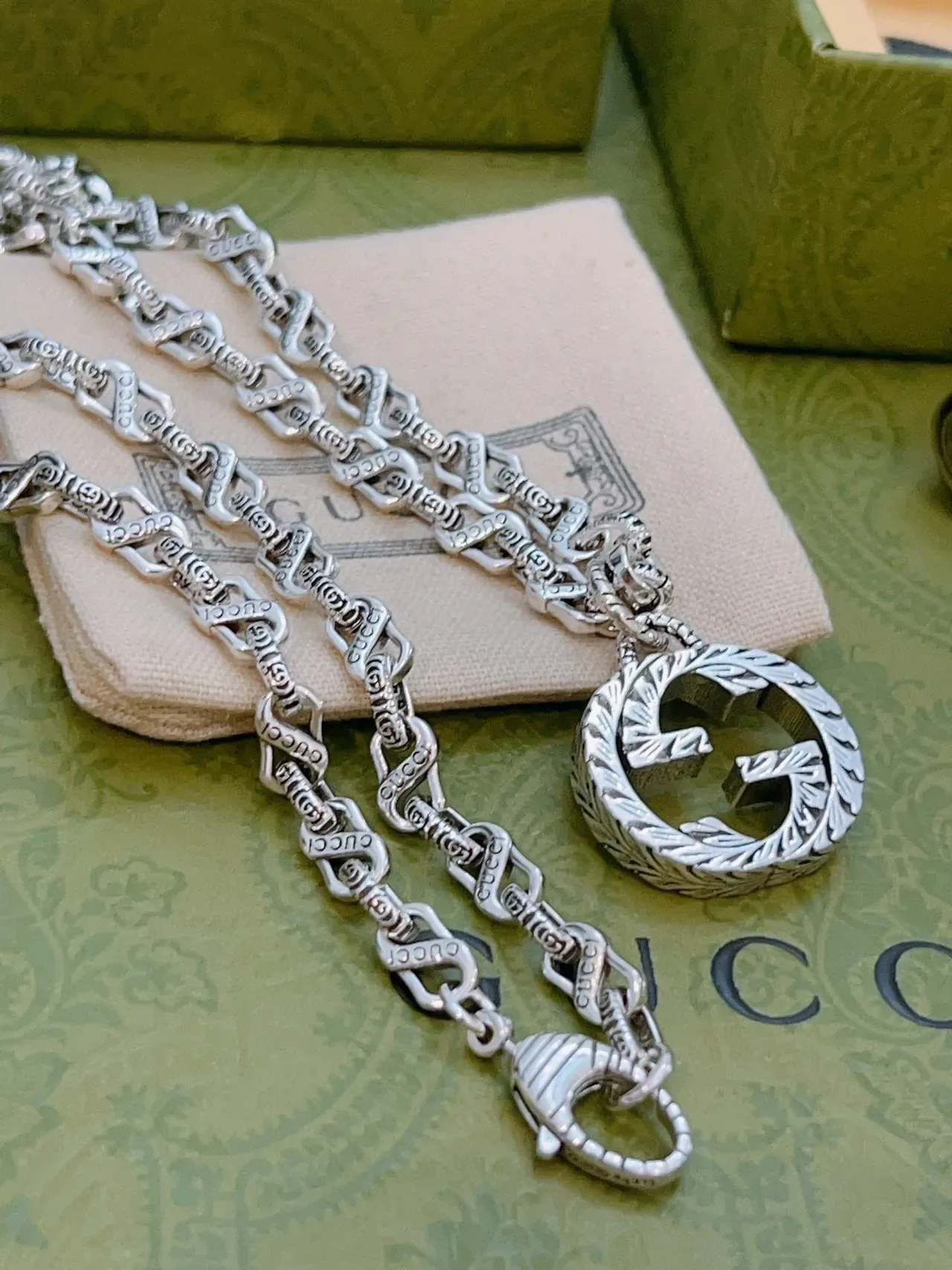 Gucci Interlocking G Pendant Silver-Tone Chain Necklace 7