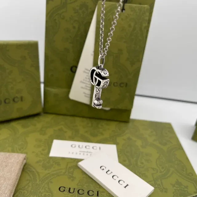 Gucci Key-Shaped Interlocking G Logo Silver-Tone Necklace 6