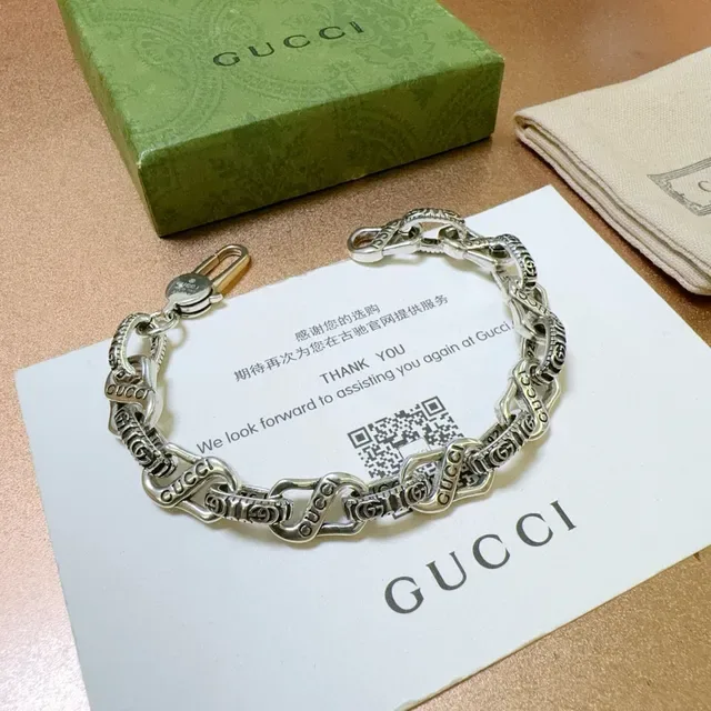 Gucci Link to Love Engraved Chain Silver-Tone Bracelet 9