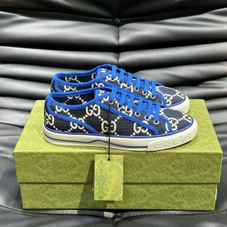 Gucci Zapatillas Lifestyle Azul Marino con estampado Monograma GG y detalle de piping