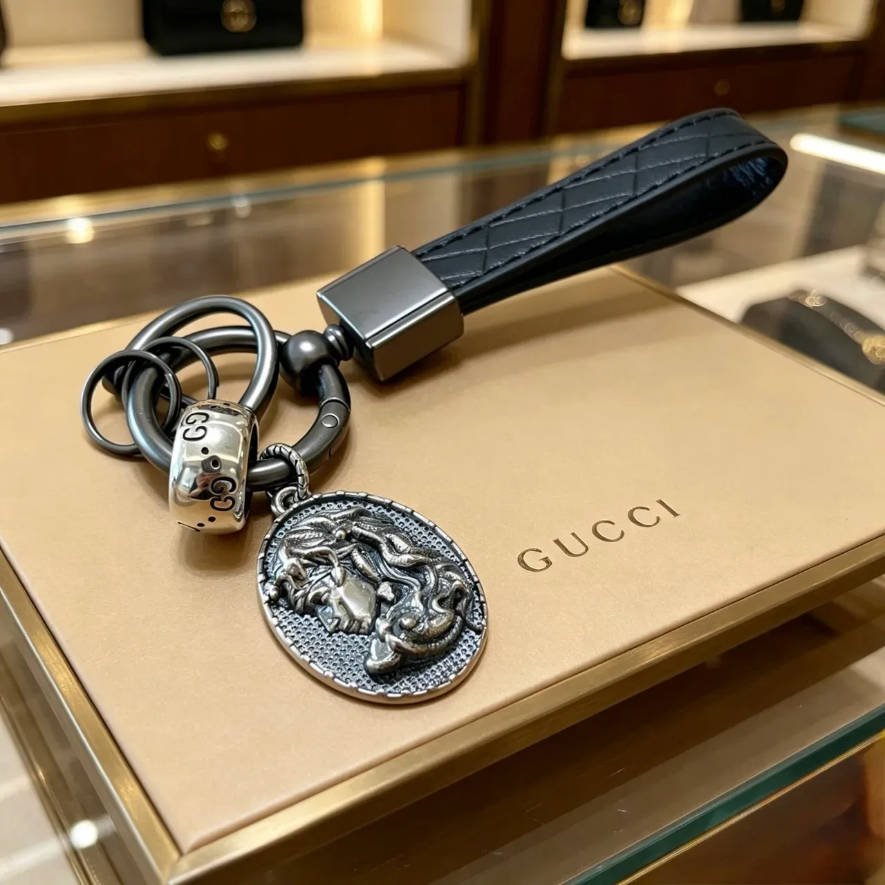 Gucci أزرق بحري فضي جلد مبطن حزام أجهزة معدنية مجوهرات 4