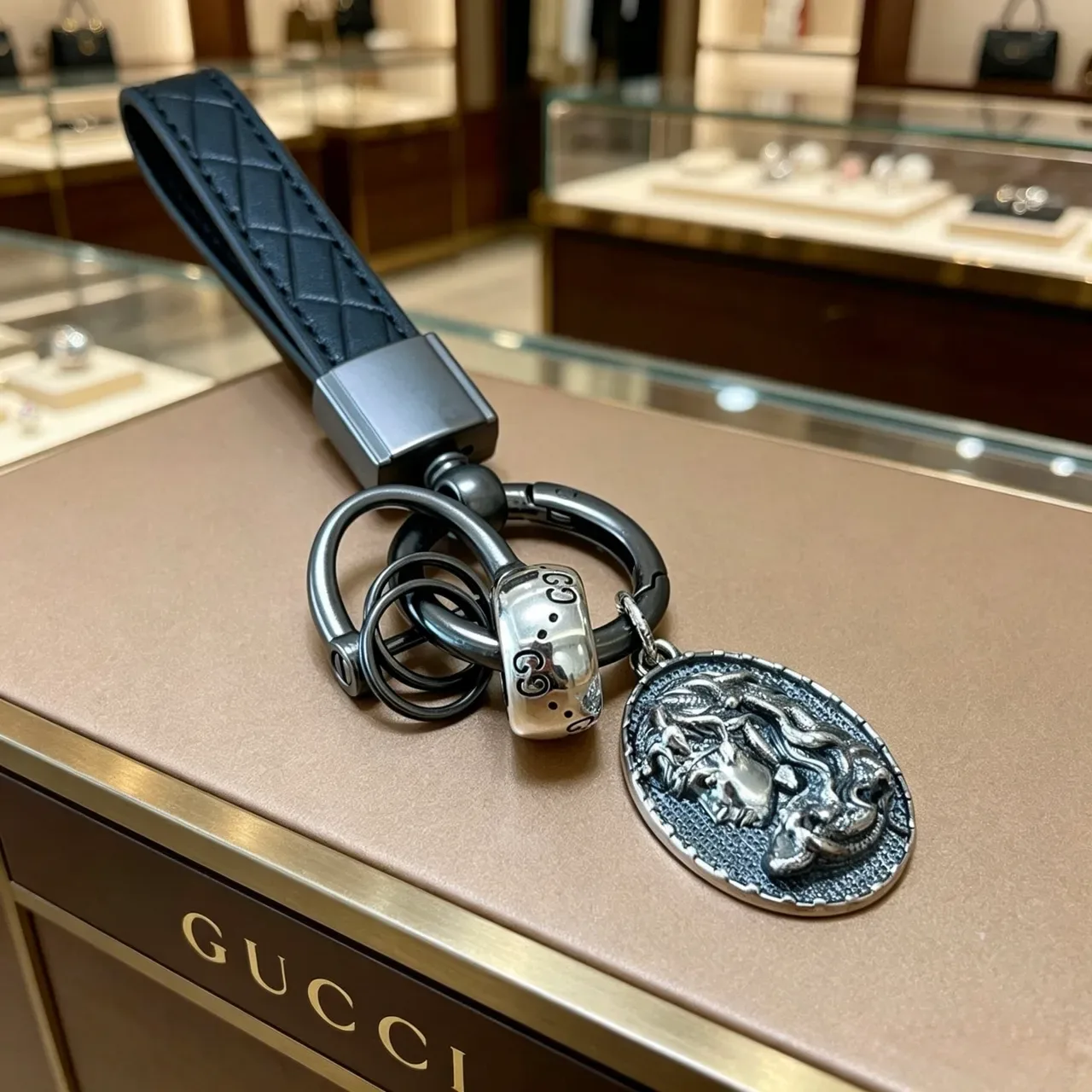 Gucci أزرق بحري فضي جلد مبطن حزام أجهزة معدنية مجوهرات 6