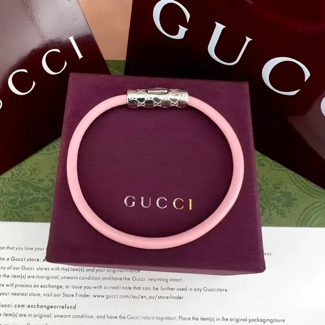 Gucci Navy Silver Pulsera de Cuero Redonda con Cordón Cilíndrico Broche Grabado en Metal 12