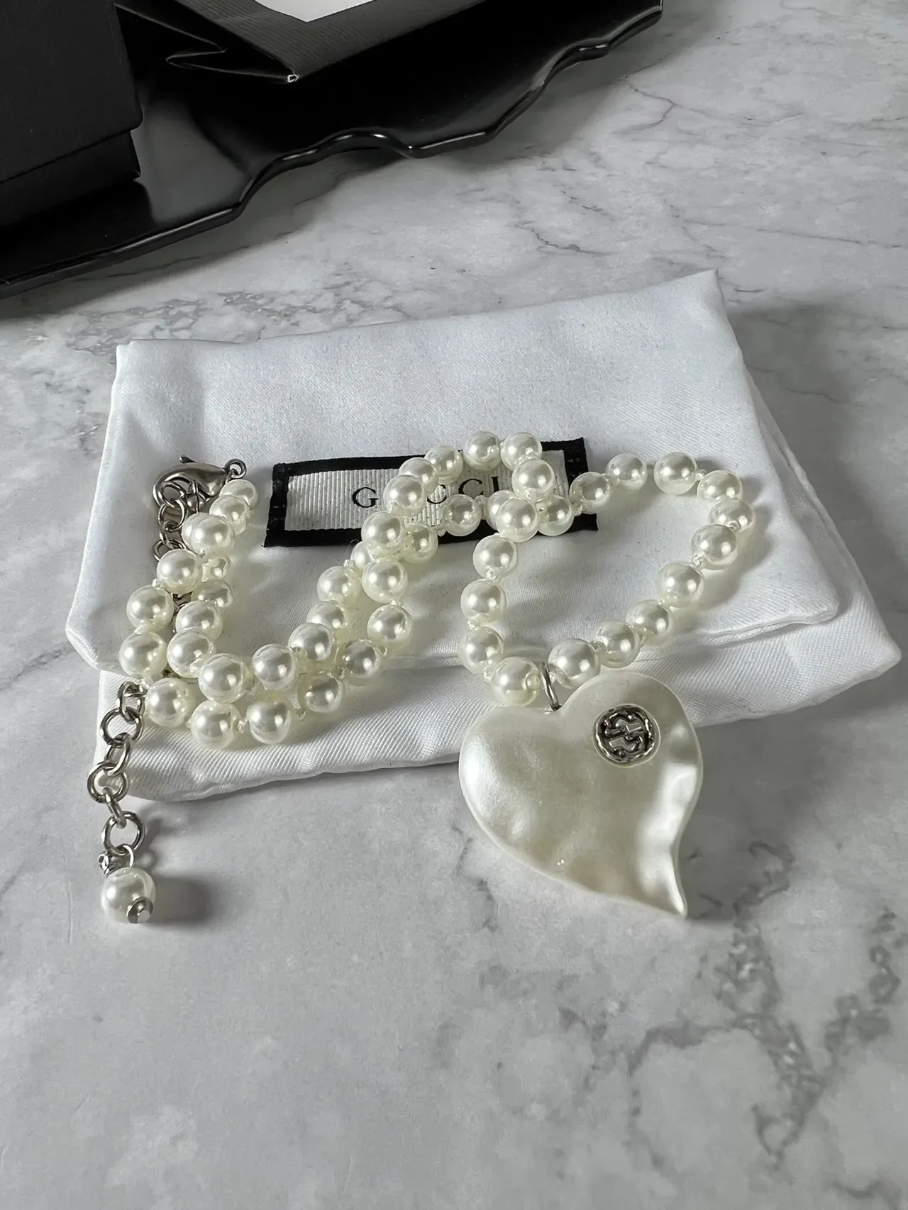 Gucci Pearl Strand Heart Pendant Necklace 4
