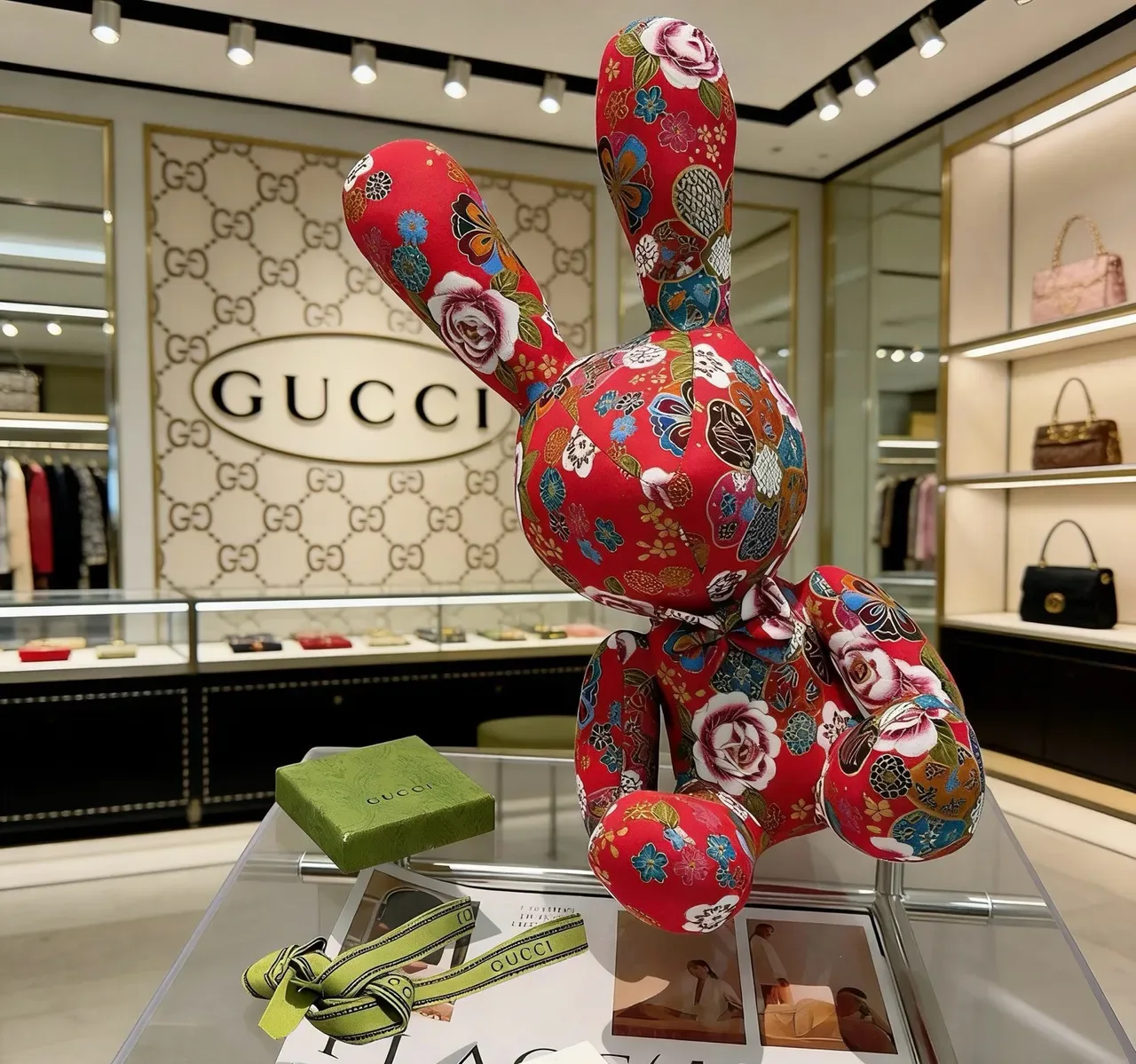 Gucci Bolso Rojo Multicolor Conejo Peluche Patchwork Floral 6