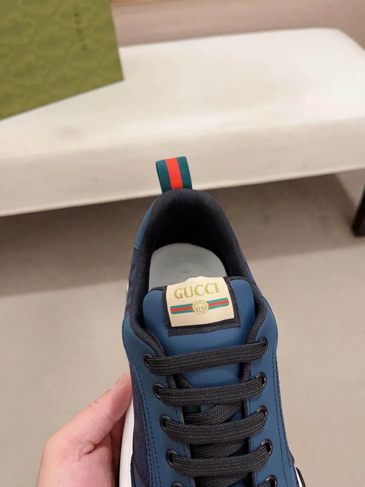 Gucci Rhyton নেভি সুড-মেশ চাঙ্ক স্নিকার্স 6