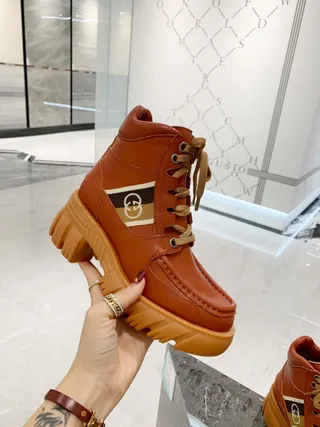 Gucci Rhyton Bottines chevillère en cuir couleur beige 2