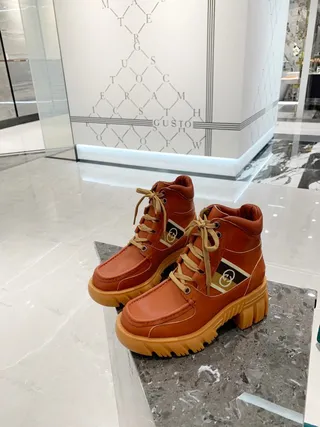 Gucci Rhyton Bottines chevillère en cuir couleur beige 4