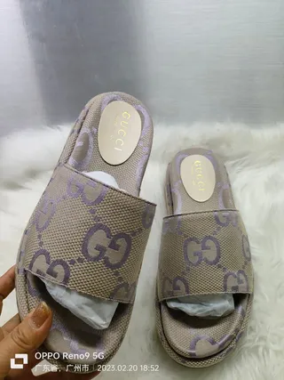 Gucci Screener beige et violet GG Monogram Canvas pantoufles 5