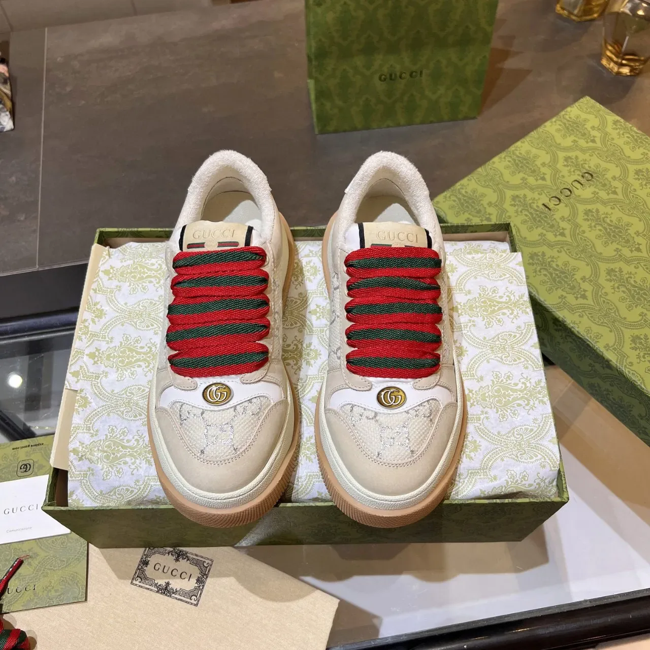Gucci Screener Beige GG Monogram Web Stripe أحذية رياضية بنمط حياة 3