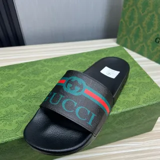 Gucci Screener Negro Verde Suela Pebbleada Correa Web Rayada Zapatillas