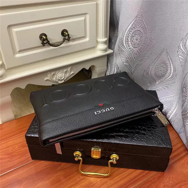 Gucci Screener काला पेबल्ड लेदर एंवेलप क्लच 7