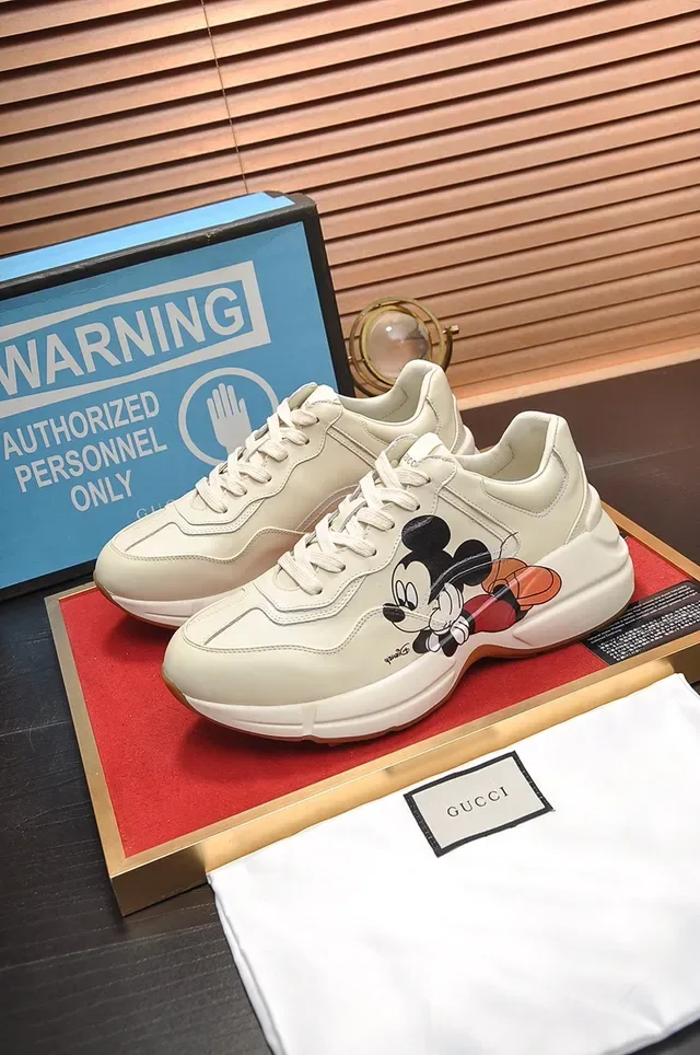 Gucci Screener Chaussures Lifestyle Disney Mickey Mouse en crème 4