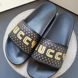 Gucci Screener GUCCY Star-Print 黑金拖鞋