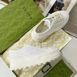 Gucci Screener Zapatillas Lifestyle Blancas de Malla Monogramada