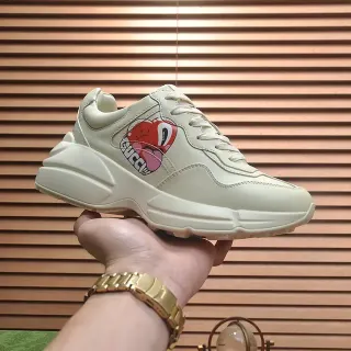 Gucci Screener Off-White sneakers con gráfico de corazón estilo de vida