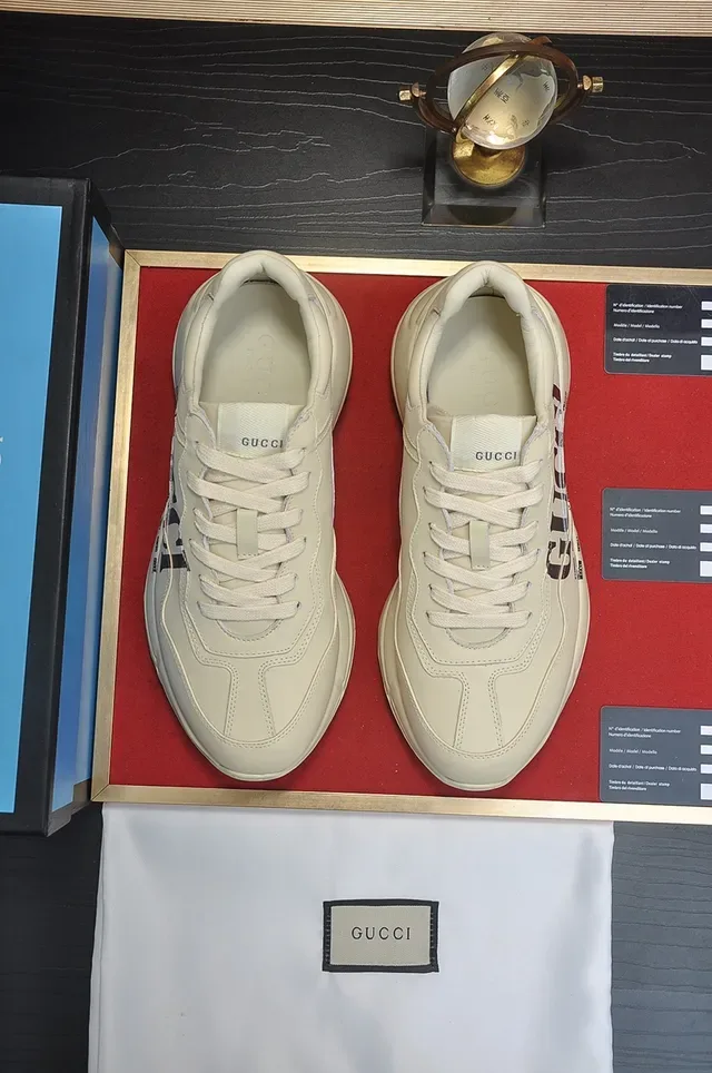 Zapatillas chunky Gucci Screener con impresión de logo Off-White 5