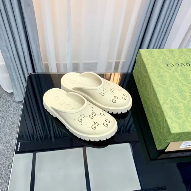 古驰 Screener Off-White 穿孔 GG Monogram 拖鞋 3