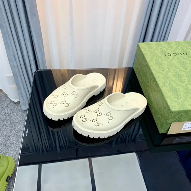 古驰 Screener Off-White 穿孔 GG Monogram 拖鞋 7