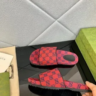 Gucci Screener Zapatillas rojas y moradas GG Monogram