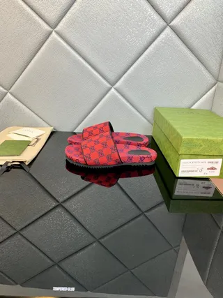 Gucci Screener Chaussons rouges et violets GG Monogram 5