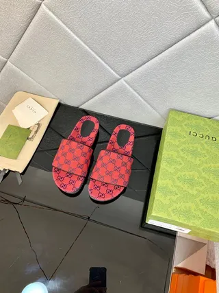 Gucci Screener Chaussons rouges et violets GG Monogram 6
