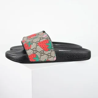 Gucci Screener स्ट्रॉबेरी प्रिंट मोनोग्राम स्लाइड स्लिपर्स