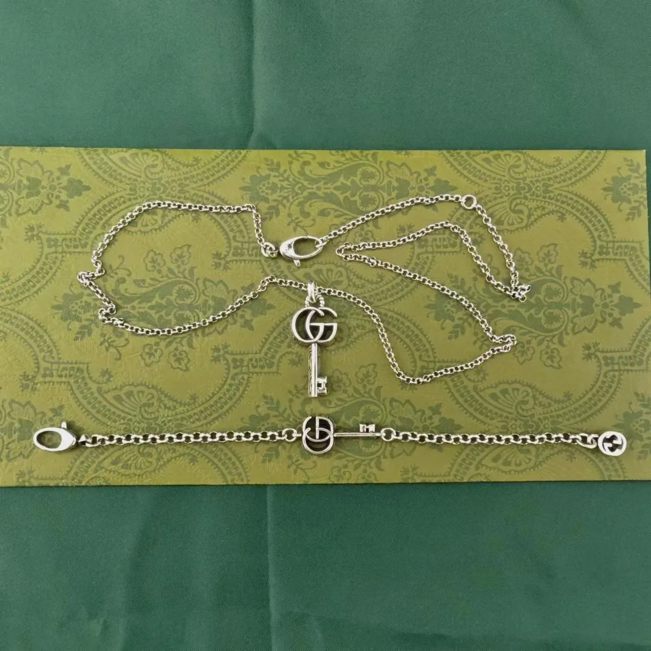 Gucci Collier Argent Métal Interlocking G Logo 4