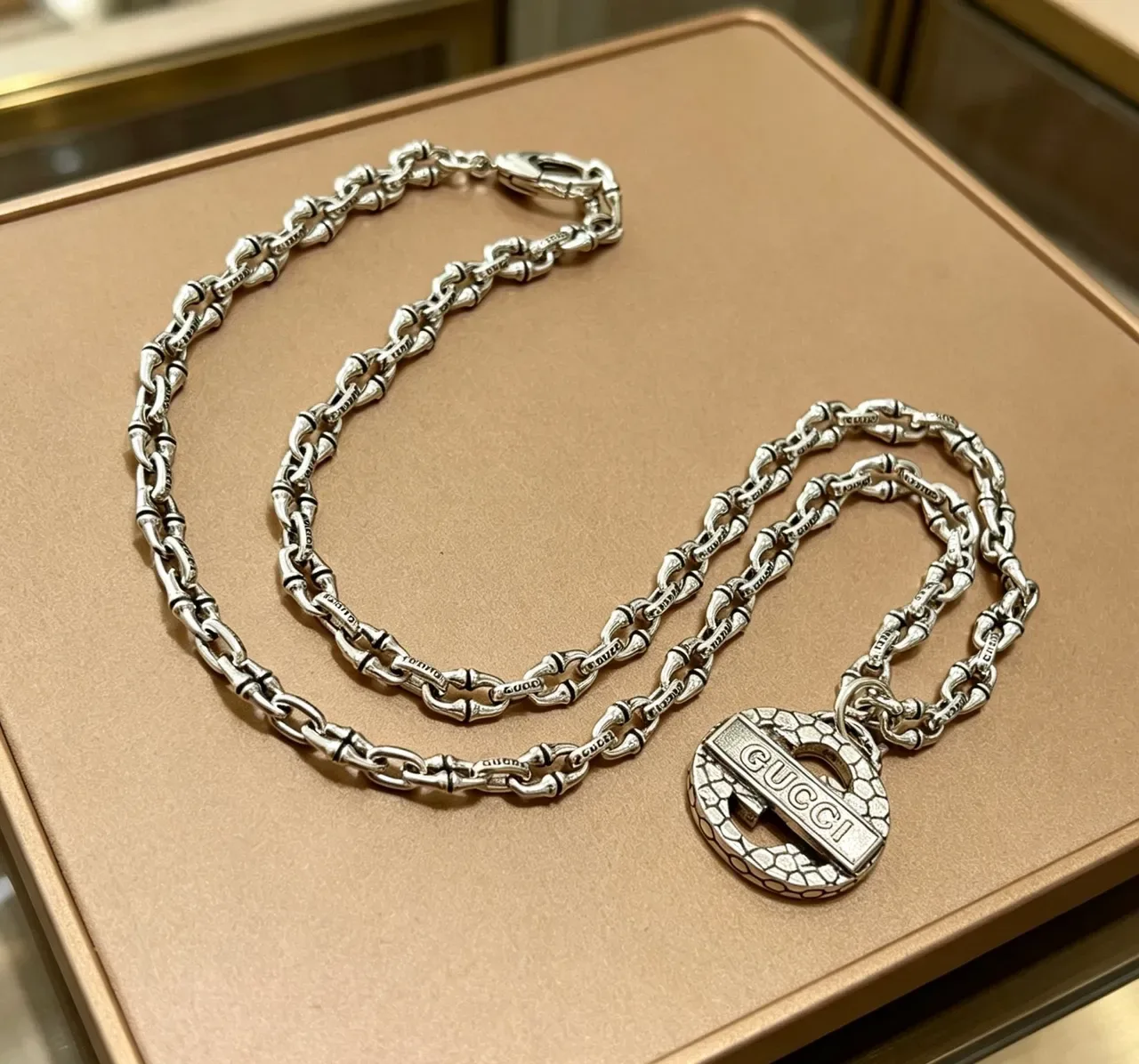 Gucci Snakeskin-Textured Interlocking G Pendant Necklace 3