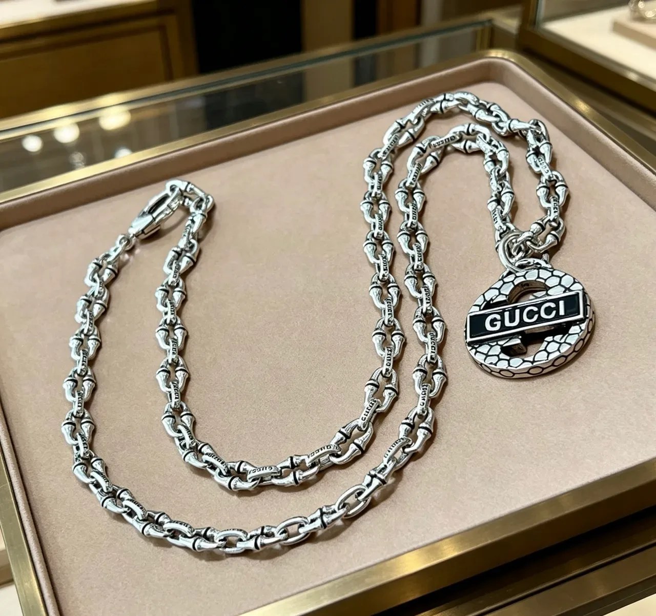 Gucci Snakeskin-Textured Interlocking G Pendant Necklace 9