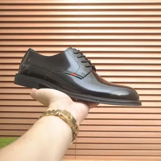 Gucci Web Stripe पेंटेंट लेदर कैप टो ऑक्सफोर्ड जूते