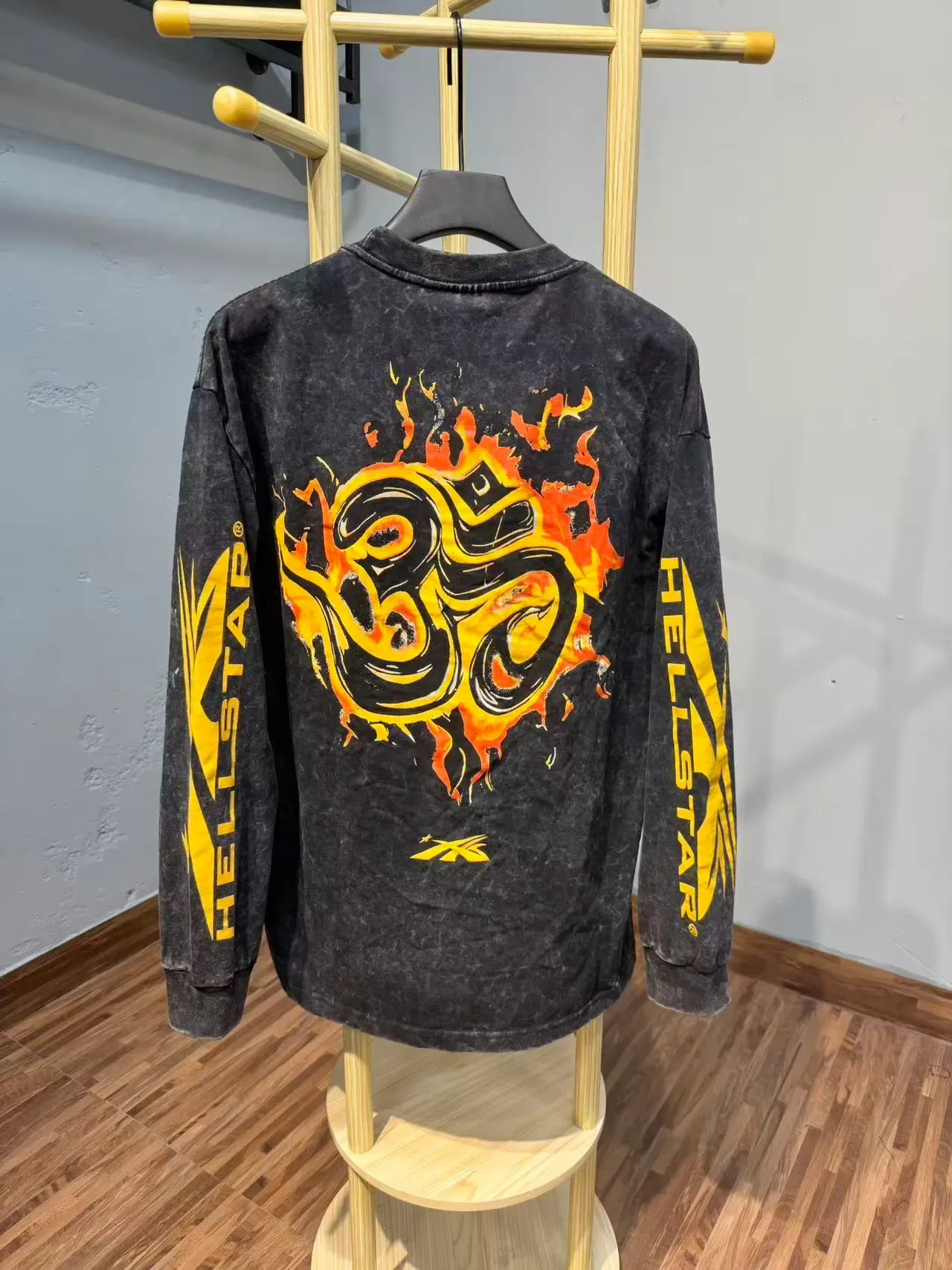 T-shirt à manches longues Hellstar délavé à l'acide effet usé imprimé graphique 6