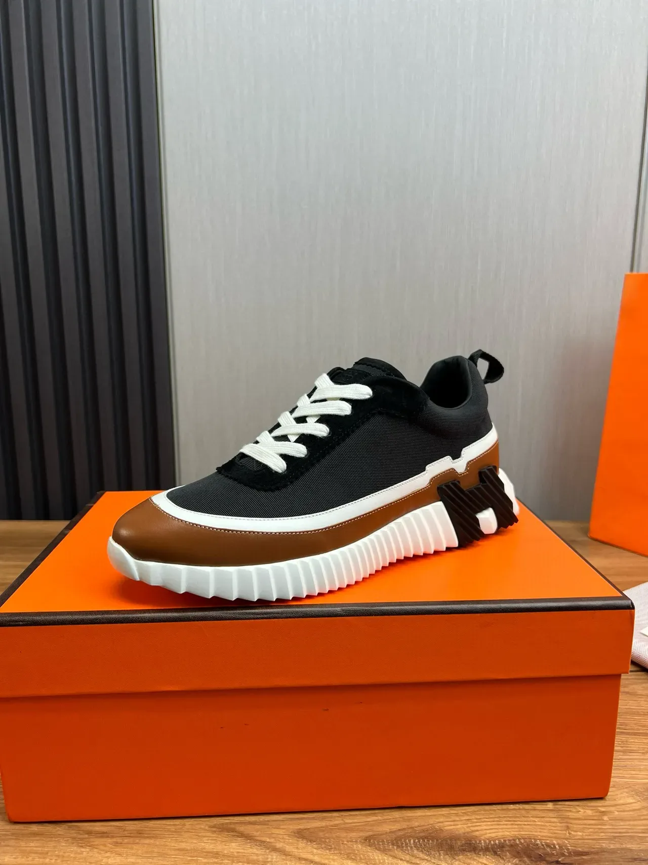 Hermès Negro Marrón Suela Gruesa con Estrías Parte Superior de Malla Zapatillas Lifestyle 2