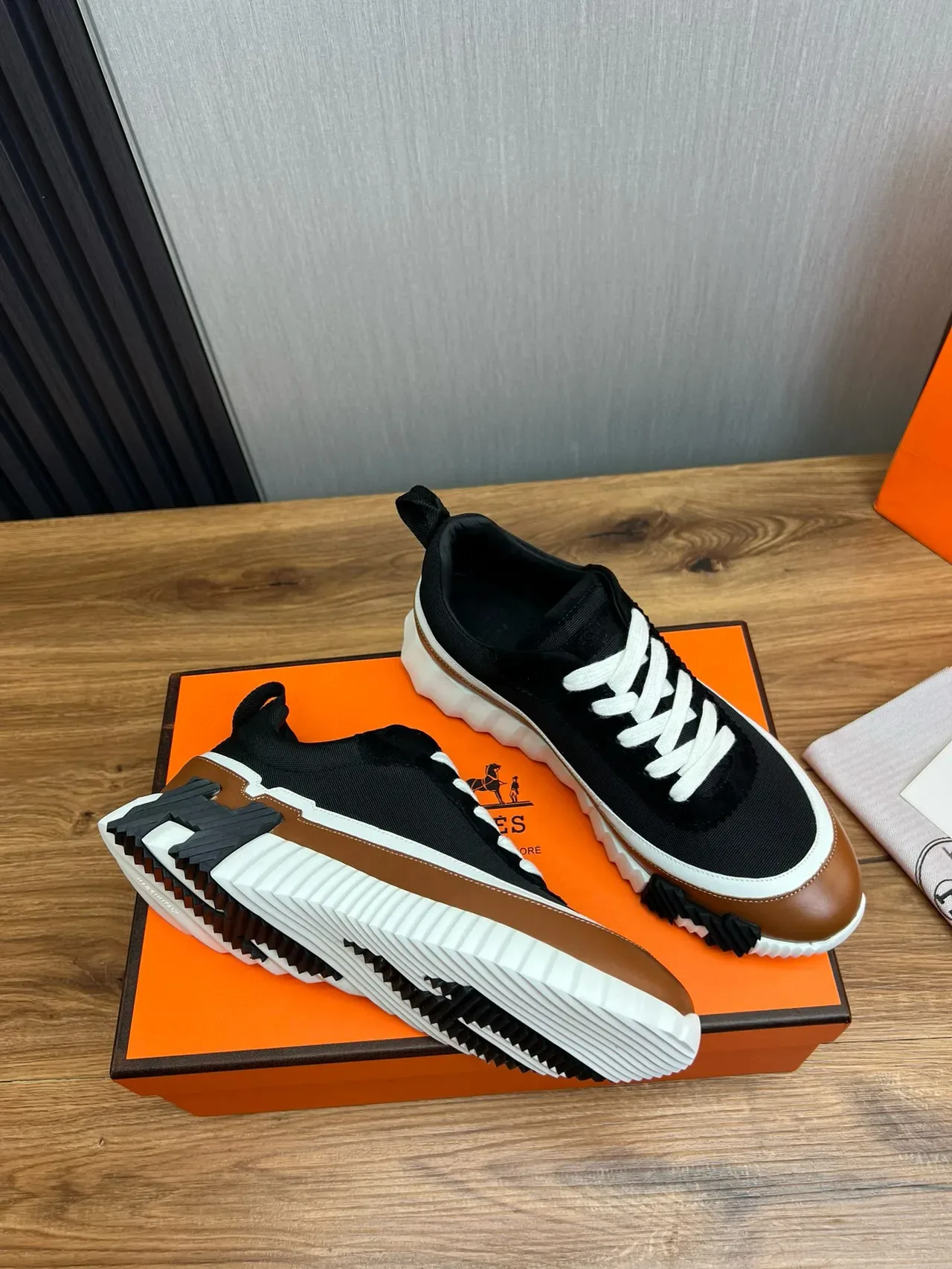 Hermès Negro Marrón Suela Gruesa con Estrías Parte Superior de Malla Zapatillas Lifestyle 5