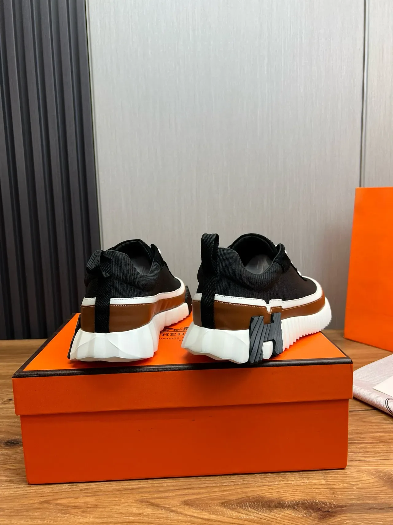 Hermès Negro Marrón Suela Gruesa con Estrías Parte Superior de Malla Zapatillas Lifestyle 6
