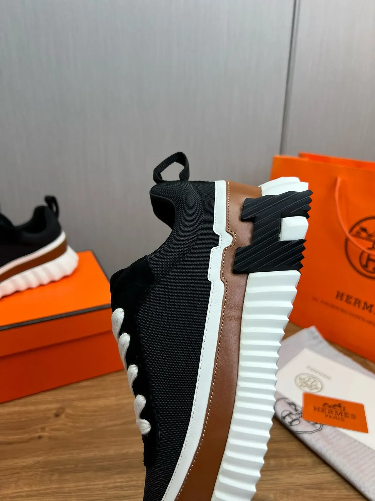 Hermès Negro Marrón Suela Gruesa con Estrías Parte Superior de Malla Zapatillas Lifestyle 9