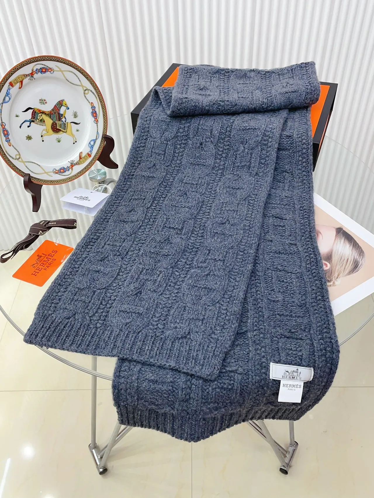Hermès Écharpe de Cachemire Tricot canalé bleu épais texturé côtelé 8