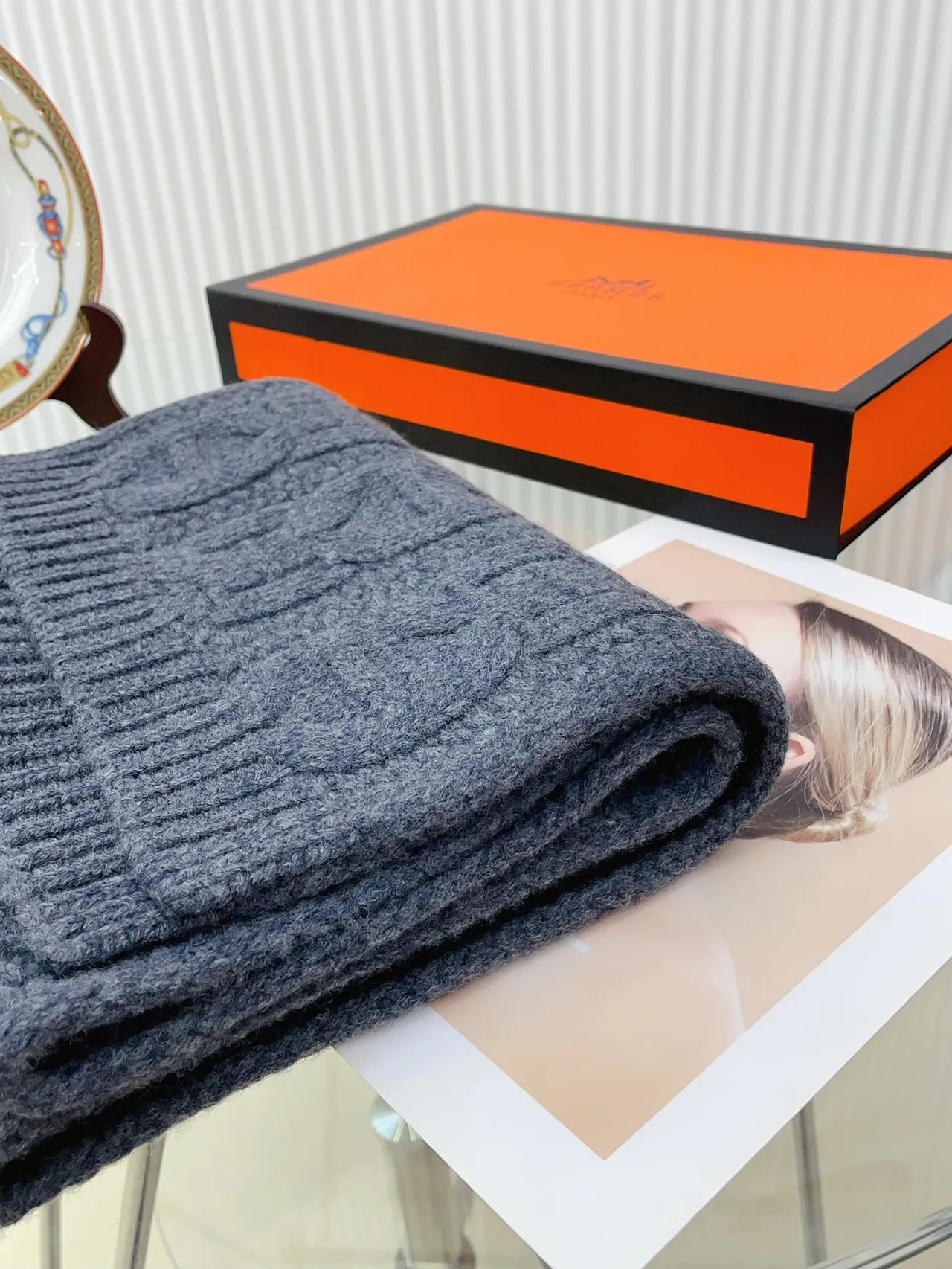 Hermès Écharpe de Cachemire Tricot canalé bleu épais texturé côtelé 9