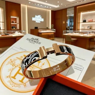 Hermès Clic H 手镯 金色调 黑白珐琅 手镯