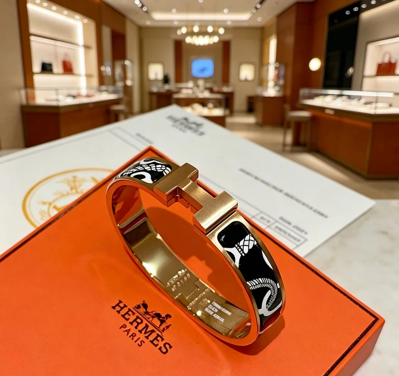 Hermès Clic H ব্রেসলেট সোনার রং কালো সাদা এনামেল ব্রেসলেট 3