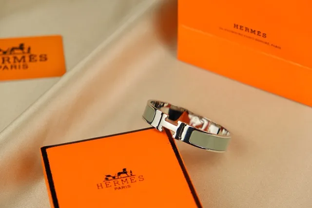 Hermès Clic H 薰衣草搪瓷银调金属手链 3