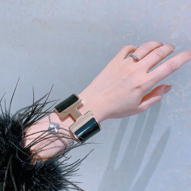 Hermès Clic H Bracelet de Poignet Large Émail Noir et Métal Doré 8